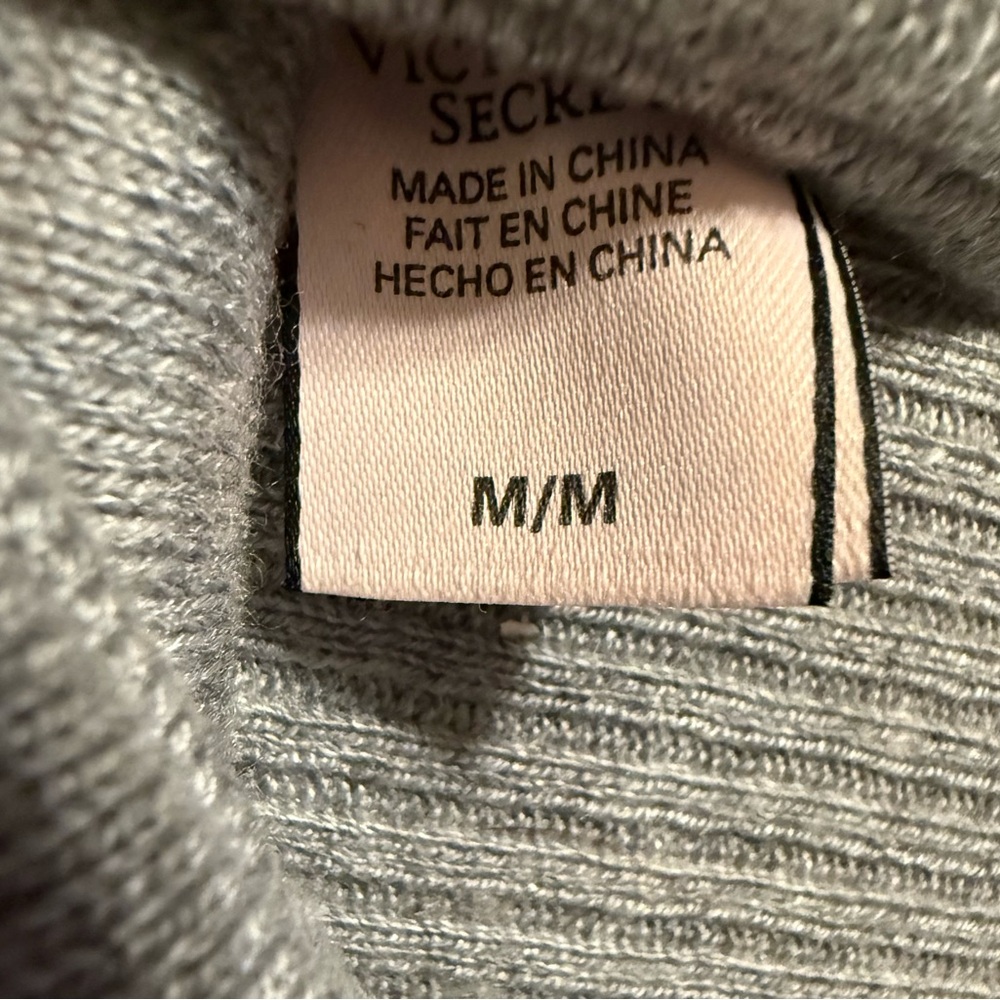 Victoria's Secret Gray Cozy Socks - Picture 3 of 4